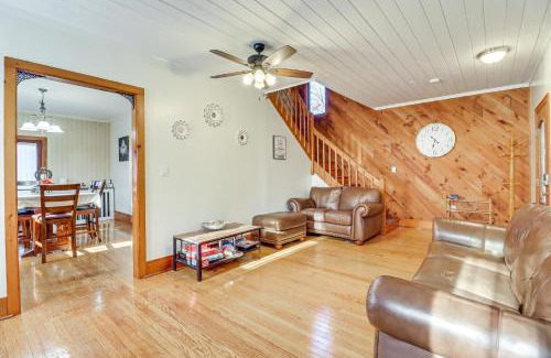 Tannersville House | Charming Tannersville Home with Fire Pit and Deck!