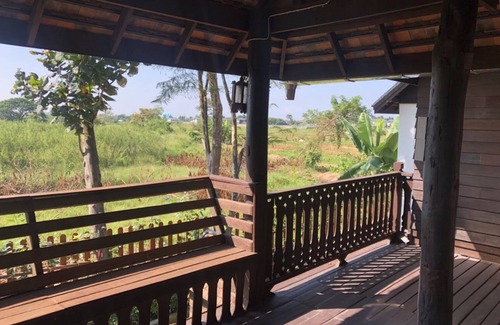 San Kamphaeng House | Charming Thai Lanna style house in the country side of Chiangmai.Relaxing garden
