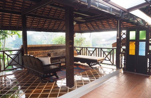 San Kamphaeng House | Charming Thai Lanna style house in the country side of Chiangmai.Relaxing garden