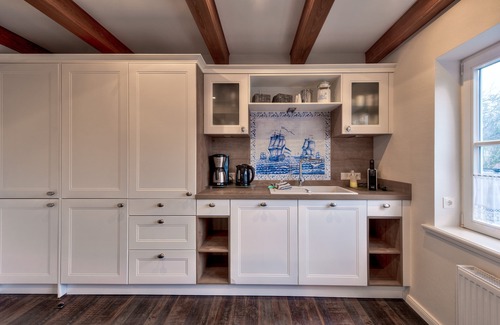 Dagebuell House | Charming Thatched Cottage - lovingly restored - idyllic Warftlage