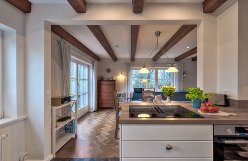 Dagebuell House | Charming Thatched Cottage - lovingly restored - idyllic Warftlage