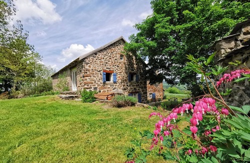 Saint-Front Cottage | Charming Thatched Roof Cottage with Fireplace, Terrace, and Nature Activities Nearby