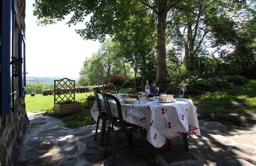 Saint-Front Cottage | Charming Thatched Roof Cottage with Fireplace, Terrace, and Nature Activities Nearby