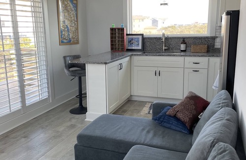Carova Beach House | Charming Tiny Cottage