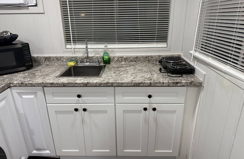 Northside Bed & Breakfast | Charming Tiny Home in Houston