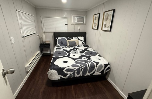 Northside Bed & Breakfast | Charming Tiny Home in Houston