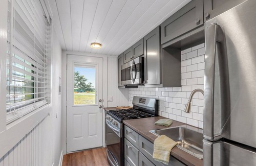 Lampasas House | Charming Tiny Home Near Lake & Hill Country Fun