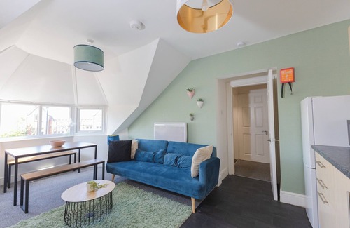 Manchester Apartment | Charming top-floor 2-bedroom apartment in Whalley Range