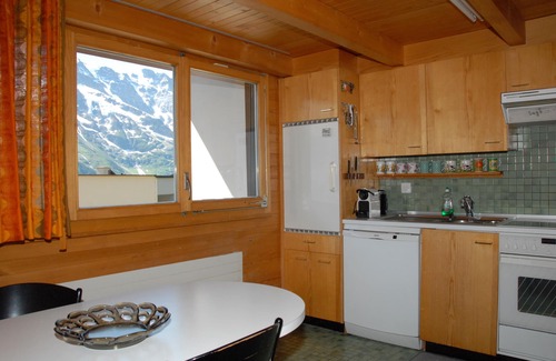Murren Apartment | Charming top floor flat in picturesque car free village