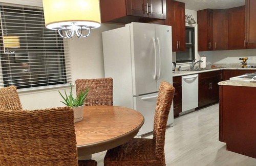 Lincoln House | Charming Top Floor Home Close to I-80, UNL, & Downtown
