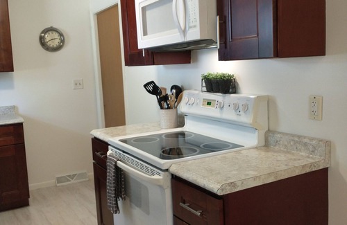 Lincoln House | Charming Top Floor Home Close to I-80, UNL, & Downtown