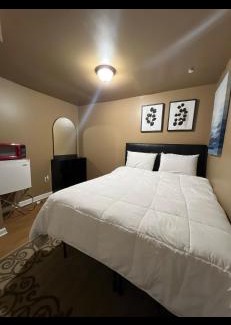 Windsor Mill House | Charming Town home Located in A Quiet Neighborhood