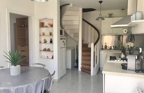 Benouville House | Charming Town House near the beaches of Normandy and Pegasus Bridge