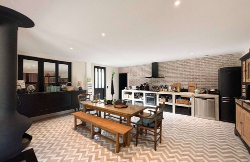 Chambois House | Charming townhouse with garden and wifi