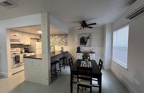 Wimberley House | Charming townhome at Jacob’s Well, 10 minutes from Wimberley Square
