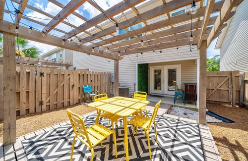 Panama City House | Charming townhome in Historic St. Andrews!