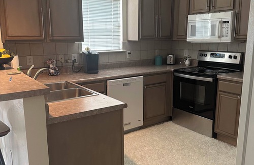 DeSoto House | Charming townhome in DeSoto.