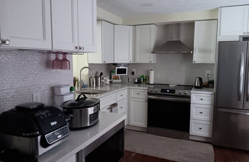 Bowie House | Charming townhome in welcoming Bowie with WiFi, AC