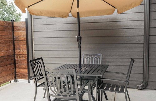 Lincolnton House | Charming townhome Lincolnton - perfect for fishing tournaments or lake getaway!