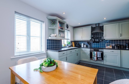 Offerton House | Charming Townhome Retreat – Close to Manchester