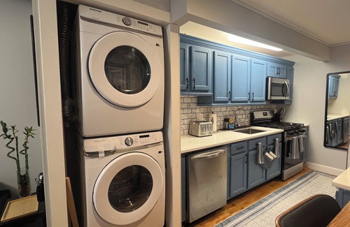 Bedford-Stuyvesant House | Charming townhome with WiFi and AC in delightful Brooklyn