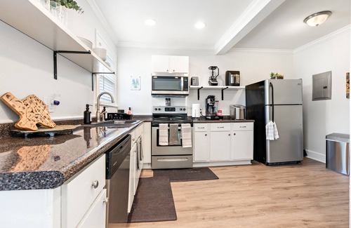 Austin Ave. House | Charming Townhouse in Downtown Waco!