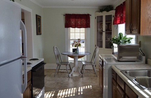 Greenfield House | Charming townhouse, sleeps eight.
