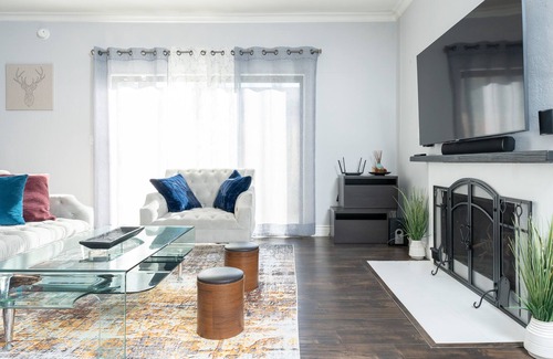 Sun Valley House | Charming Townhouse in an Upscale Neighborhood
