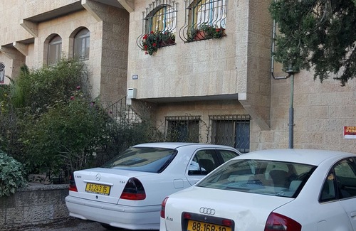 Jerusalem House | Charming Townhouse w/View of Temple Mount. 20% DISCOUNT for 28+ night stay.