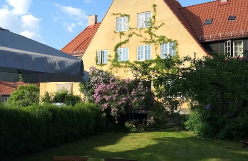 Gaustad House | Charming townhouse with large private garden, in central Oslo