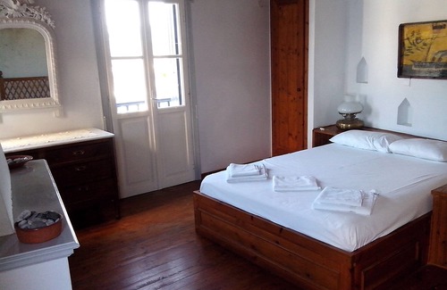 Skopelos House | charming & traditional in the old car-free part of town