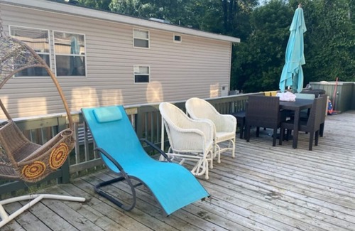Sherkston House | Charming trailer at sherkston shores resort for a fun filled and relaxing stay.