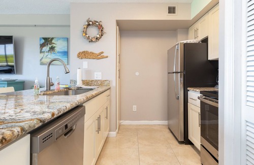 Tavernier Condo | Charming & Tranquil Condo [Ocean Pointe 2208]