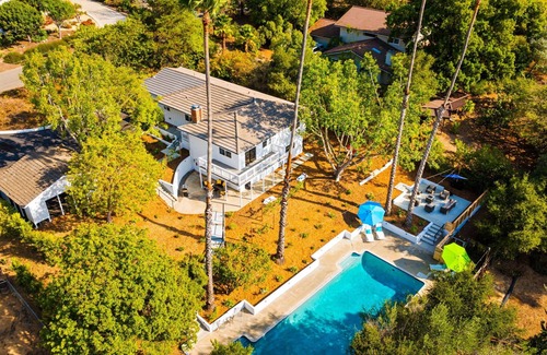 Fallbrook House | Charming & Tranquil Home in Wine Country with Game Room and Pool