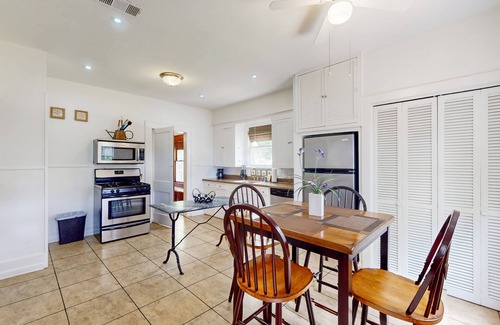 Travis Heights House | Charming Travis Heights home near hip SoCo & Downtown areas