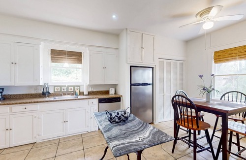 Travis Heights House | Charming Travis Heights home near hip SoCo & Downtown areas