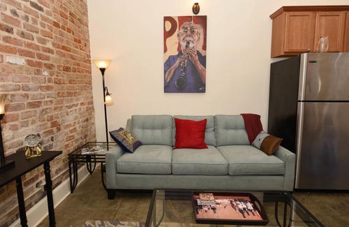 Treme Cottage | Charming Treme Cottage 3 Blocks From French Quarter