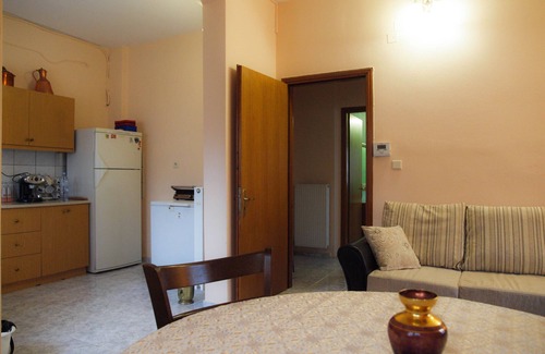 Trikala Apartment | Charming Trikala Apartment With Garden & Central Heating