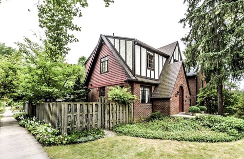 Burns Park House | Charming Tudor in the heart of Ann Arbor MI