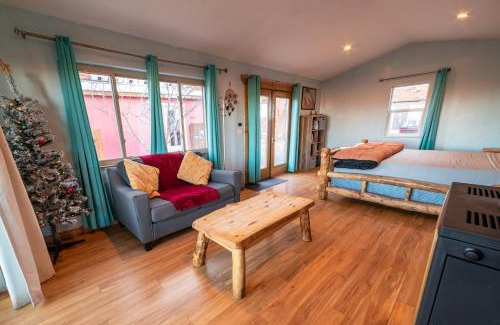 Monument Valley House | Charming Turquoise Cabin in Monument Valley