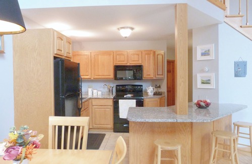 Brooksville Cottage | Charming two-bedroom cottage on Cape Rosier walking distance to Bakeman Beach!