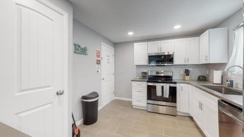 Dupont House | Charming Two Bedroom Family Unit in Great Location
