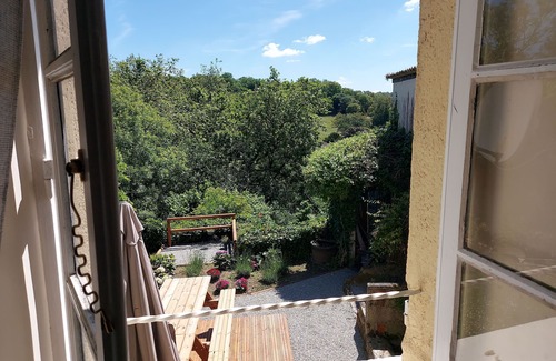 Confolens House | Charming two bedroom gite with beautiful gardens