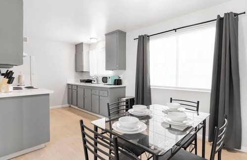 Las Vegas House | Charming Two Bedroom! Sleeps 6! Close To Strip!