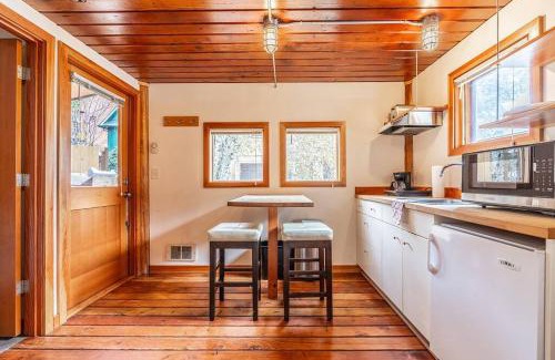 Broadway House | Charming two-level retreat in Capitol Hill - Foxglove Inn