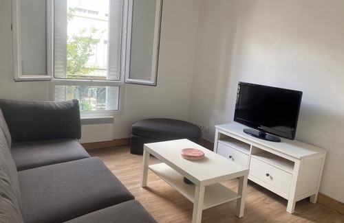 Gambetta Apartment | Charming two-room apartment 2 minutes from La Défense