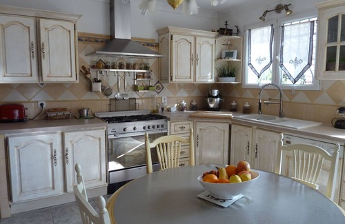 Cheval-Blanc Villa | CHARMING TYPICAL PROVENCAL VILLA AT THE FOOT OF LUBERON