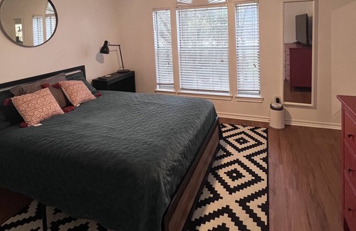 McNeil Apartment | Charming Unit Near 360 Bridge with Private Garage and beautiful Location