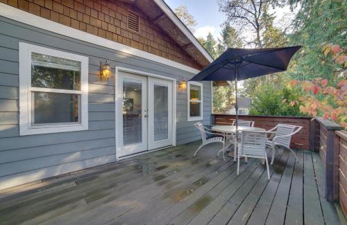 Newcastle House | Charming Unit with Deck about 3 Mi to Lake Washington!