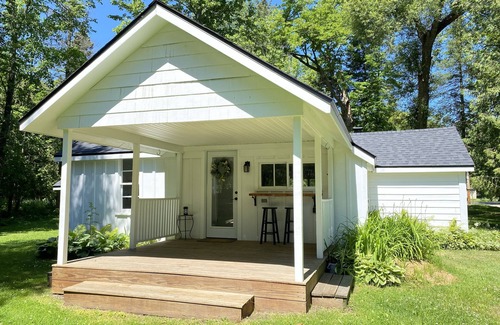 Alanson House | Charming Up North River Cottage